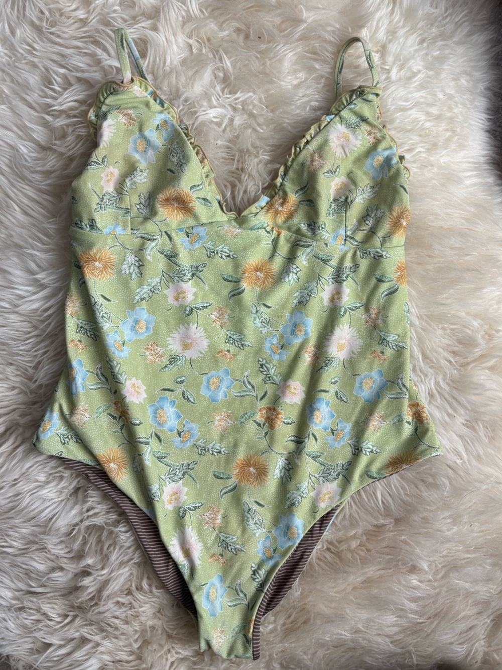Acacia Dixie One-Piece Swimsuit in Jardin, Green Floral Print. Size Large. EUC!